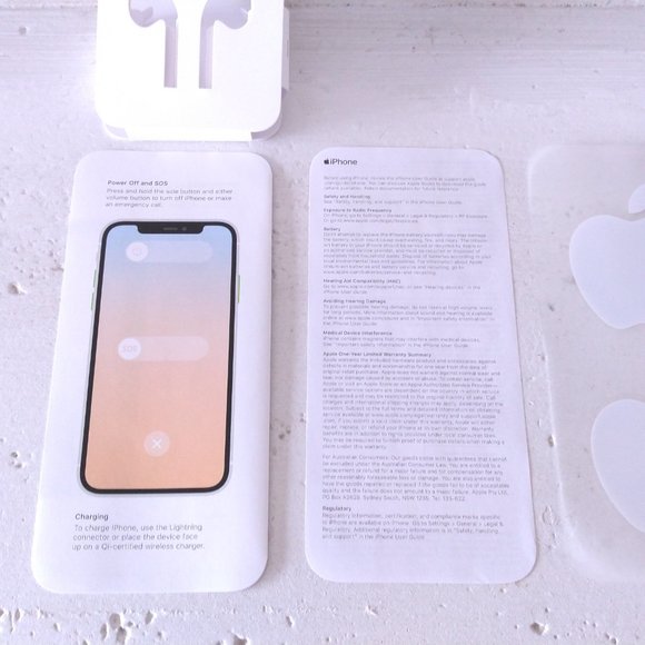 APPLE iPHONE 11 BOX ONLY 64GB Original Packaging OEM Stickers COLLECTIBLE Nerd - Picture 10 of 15